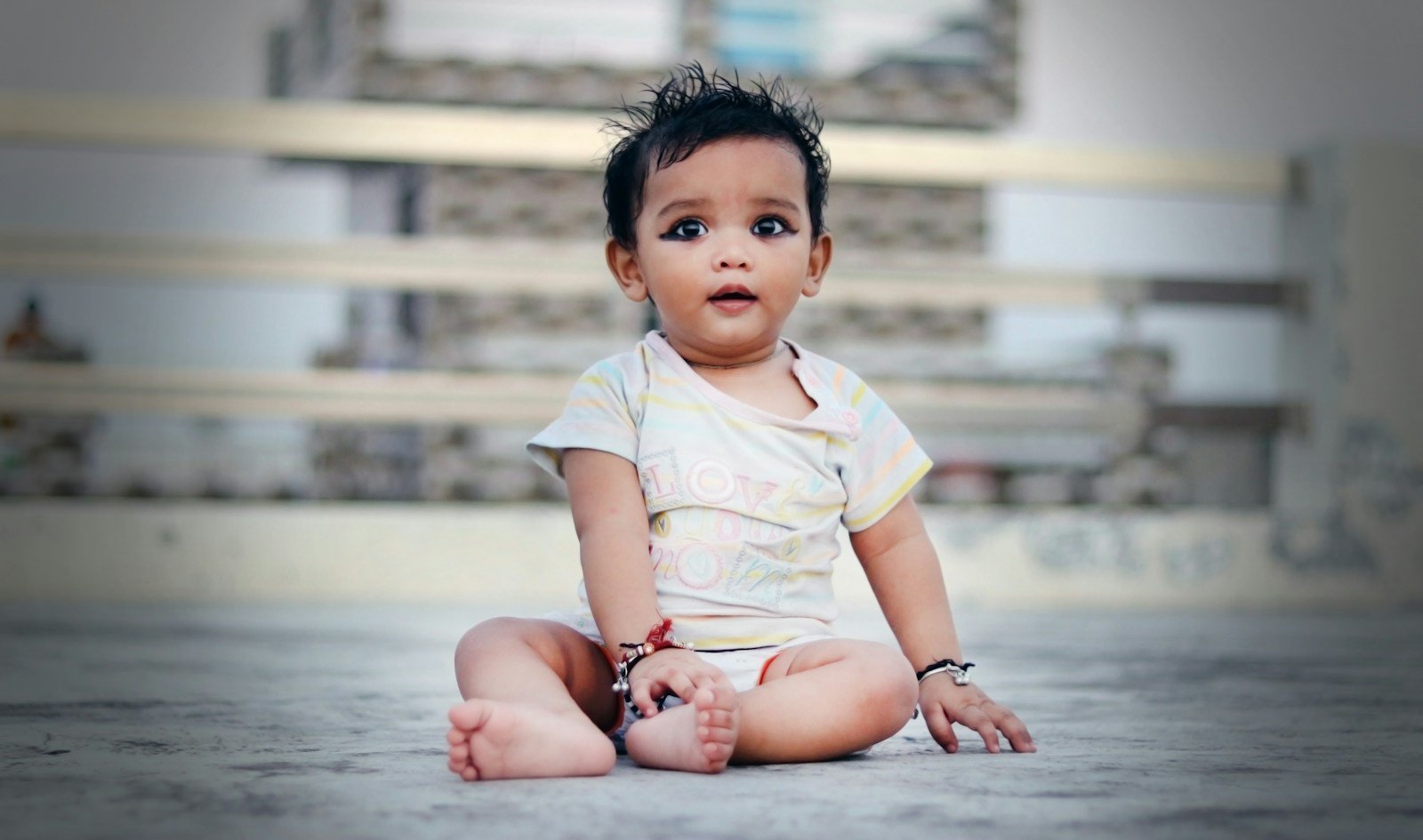 Child sitting on the floor